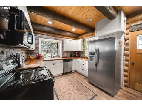 2260 SE Highland Road Prineville OR 97754