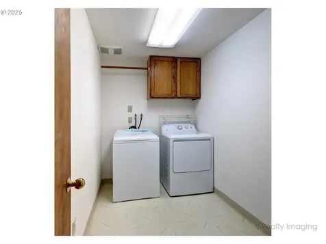 4035 SW Pomona Street Portland OR 97219