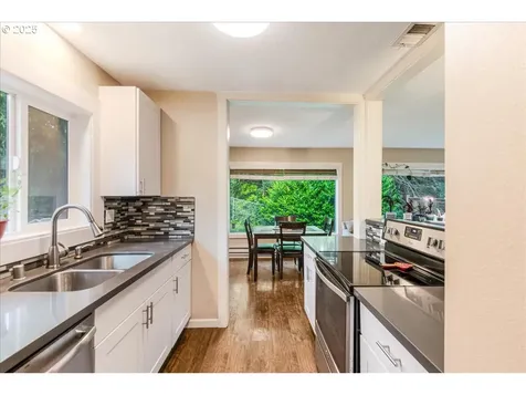 6926 SE Deardorff Road Portland OR 97236
