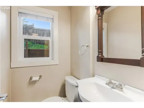 6926 SE Deardorff Road Portland OR 97236