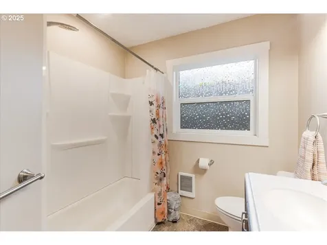 6926 SE Deardorff Road Portland OR 97236