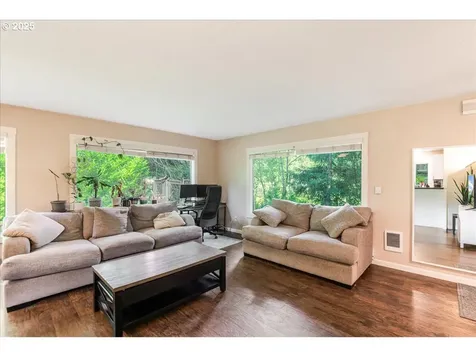 6926 SE Deardorff Road Portland OR 97236