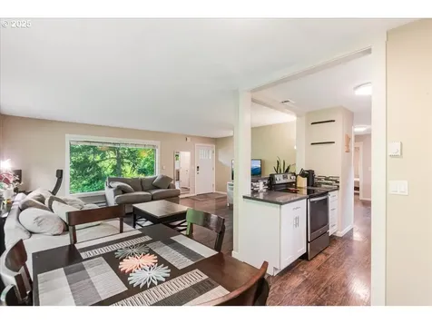 6926 SE Deardorff Road Portland OR 97236