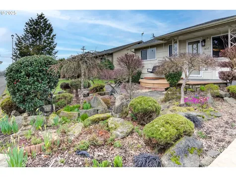 1637 Umpqua Road Woodburn OR 97071