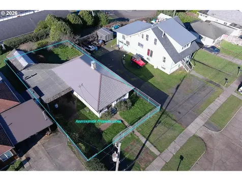 2260 Meade Street North Bend OR 97459