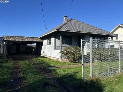 2260 Meade Street North Bend OR 97459