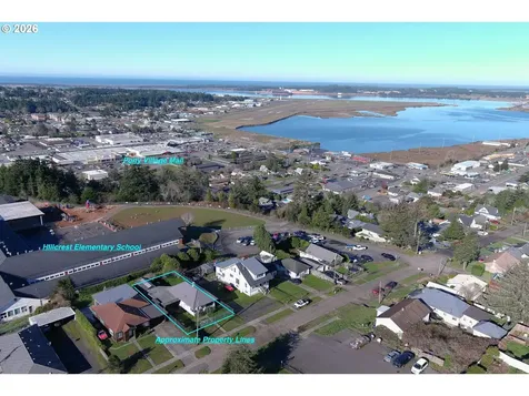 2260 Meade Street North Bend OR 97459