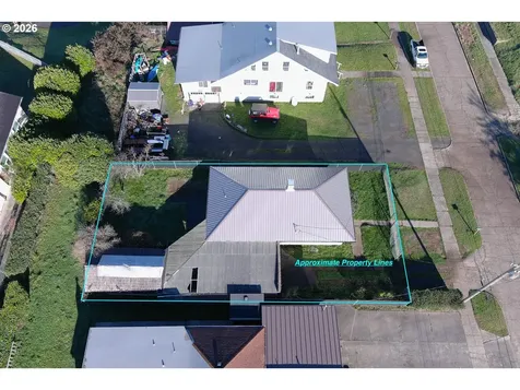 2260 Meade Street North Bend OR 97459