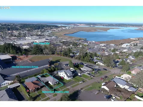 2260 Meade Street North Bend OR 97459
