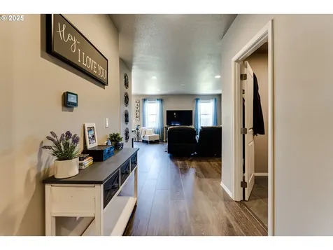 183 Rockcrest Drive Lowell OR 97452