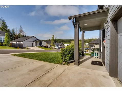 183 Rockcrest Drive Lowell OR 97452