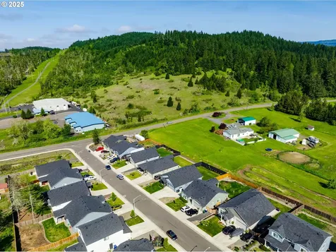 183 Rockcrest Drive Lowell OR 97452