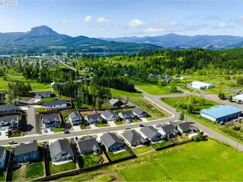 183 Rockcrest Drive Lowell OR 97452