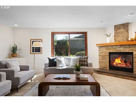 11821 SE Sunnycreek Lane Clackamas OR 97015