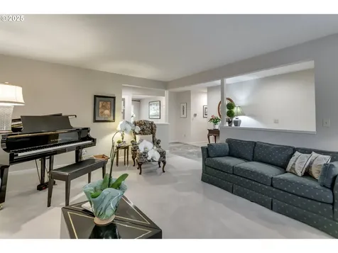 4861 NW Neskowin Place Portland OR 97229