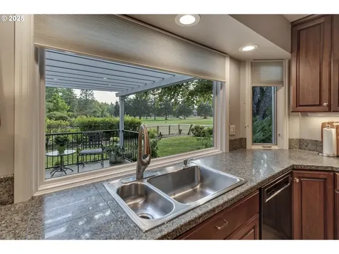 4861 NW Neskowin Place Portland OR 97229