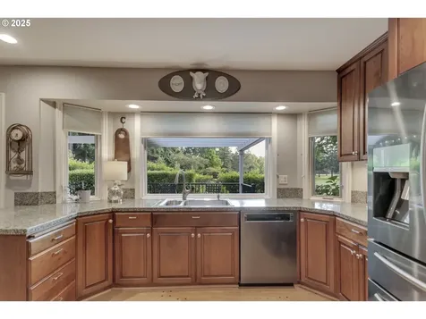 4861 NW Neskowin Place Portland OR 97229