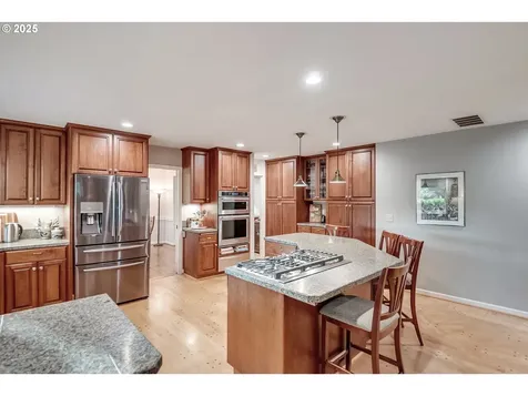 4861 NW Neskowin Place Portland OR 97229
