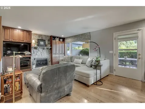 4861 NW Neskowin Place Portland OR 97229