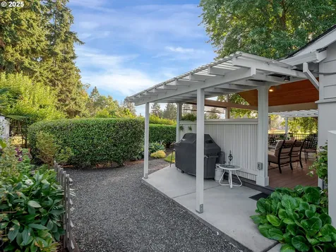 4861 NW Neskowin Place Portland OR 97229