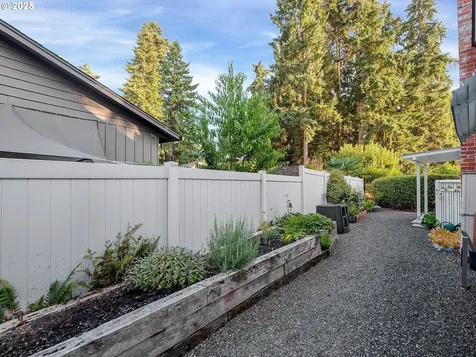 4861 NW Neskowin Place Portland OR 97229