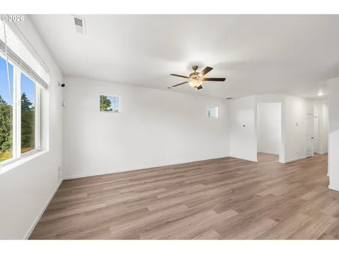 1724 W 12th Street La Center WA 98629
