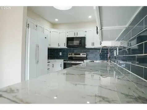 2469 Pine Street Seaside OR 97138
