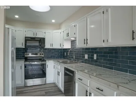 2469 Pine Street Seaside OR 97138