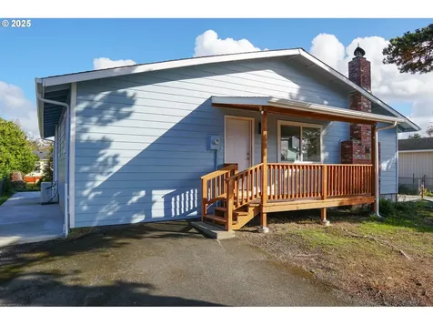 2469 Pine Street Seaside OR 97138