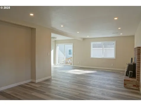 2469 Pine Street Seaside OR 97138