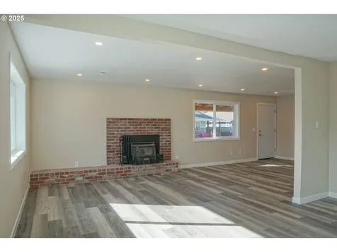 2469 Pine Street Seaside OR 97138
