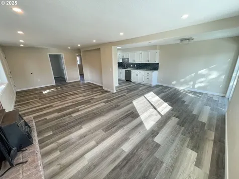 2469 Pine Street Seaside OR 97138