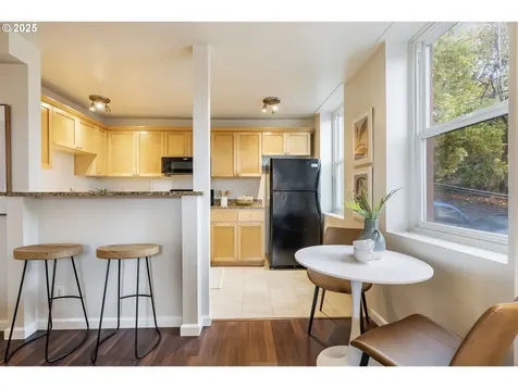 1205 SW Cardinell Drive Portland OR 97201