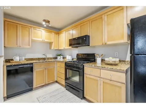 1205 SW Cardinell Drive Portland OR 97201