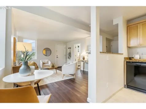 1205 SW Cardinell Drive Portland OR 97201