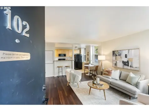 1205 SW Cardinell Drive Portland OR 97201