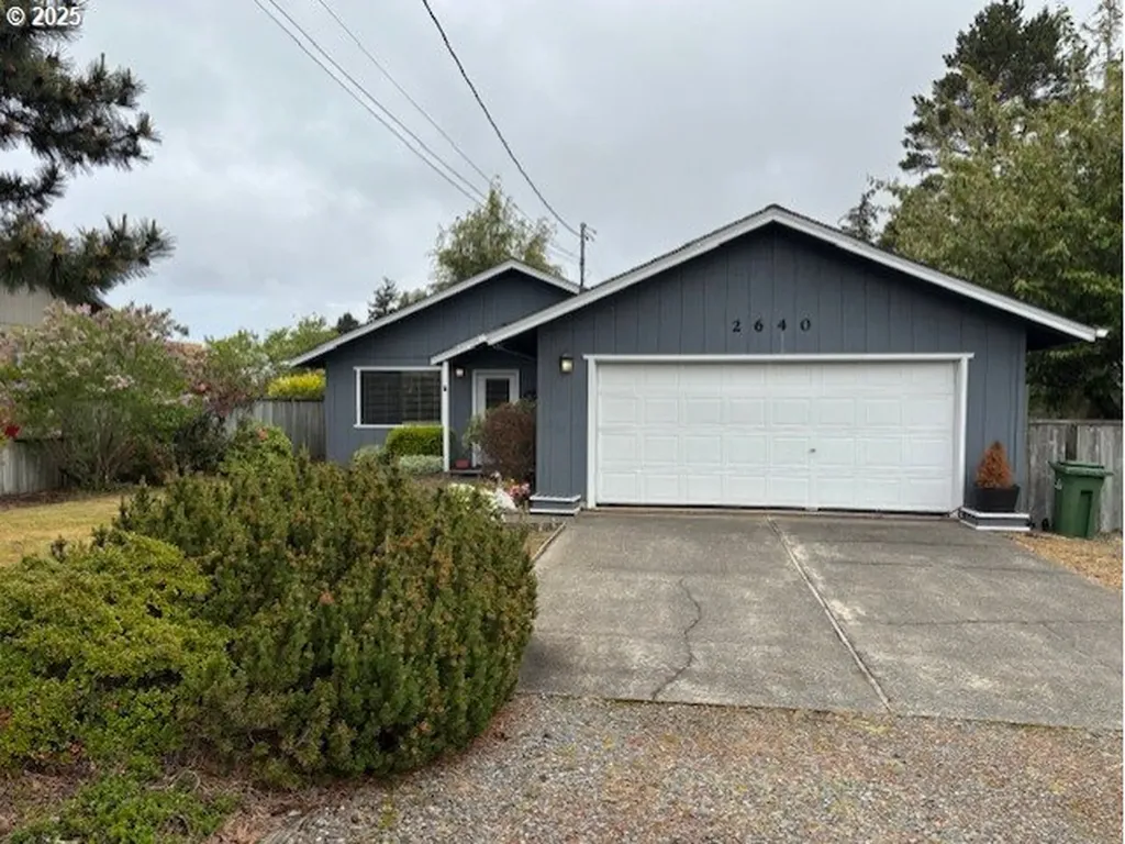 2640 Virginia Avenue North Bend OR 97459
