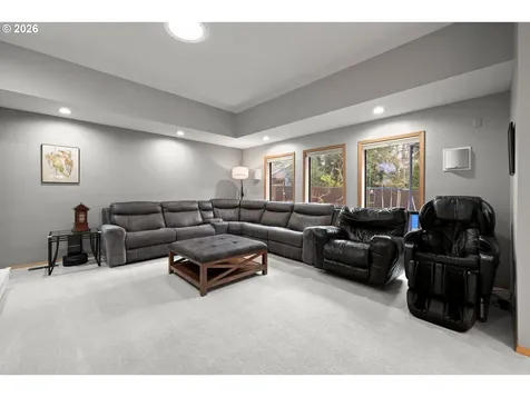 12116 SW Lesser Road Portland OR 97219