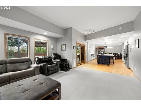 12116 SW Lesser Road Portland OR 97219