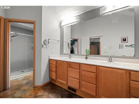 12116 SW Lesser Road Portland OR 97219