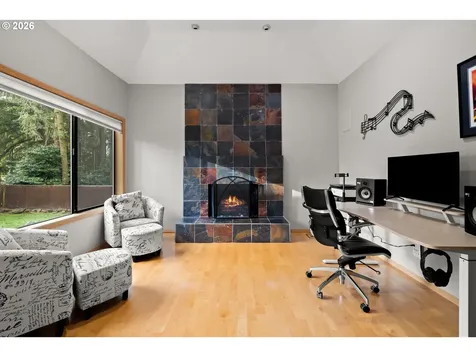 12116 SW Lesser Road Portland OR 97219