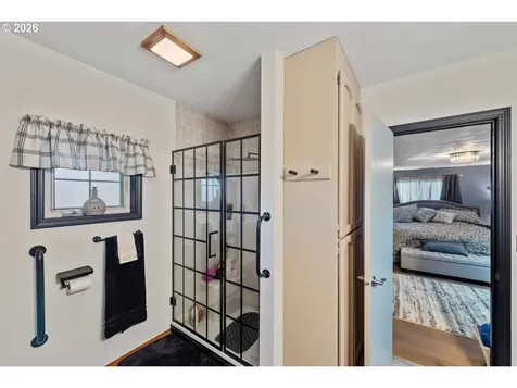 527 W 4th Street Coquille OR 97423