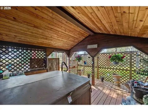 527 W 4th Street Coquille OR 97423