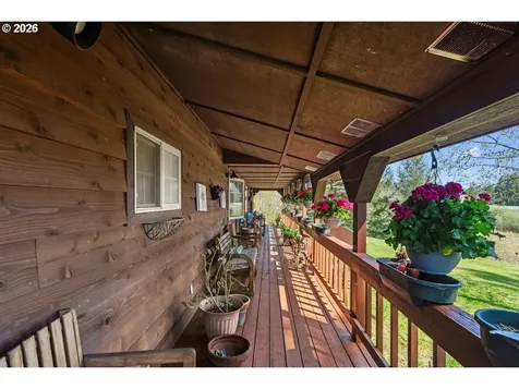 527 W 4th Street Coquille OR 97423
