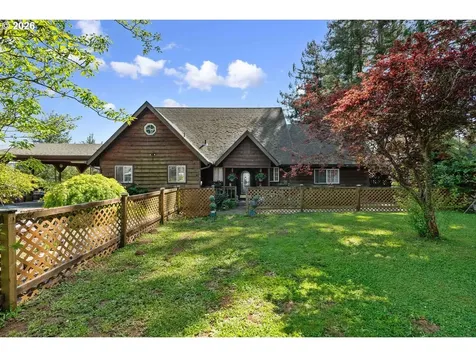 527 W 4th Street Coquille OR 97423