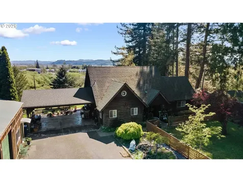 527 W 4th Street Coquille OR 97423