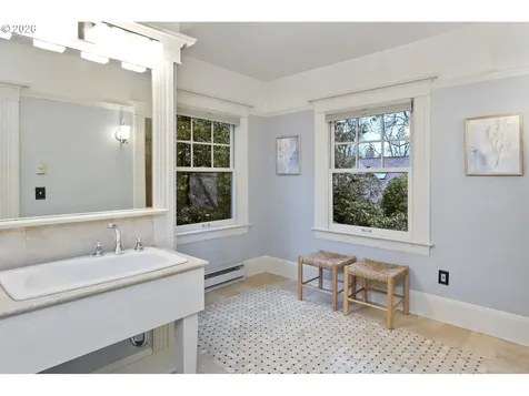 2536 NE 17th Avenue Portland OR 97212