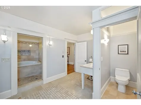 2536 NE 17th Avenue Portland OR 97212