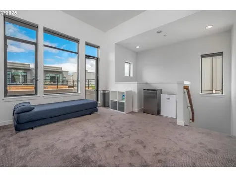 1634 NW Riverscape Street Portland OR 97209