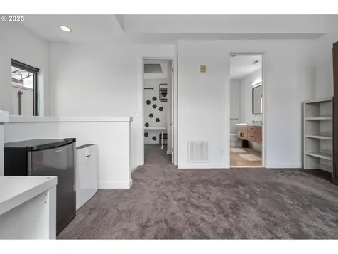 1634 NW Riverscape Street Portland OR 97209